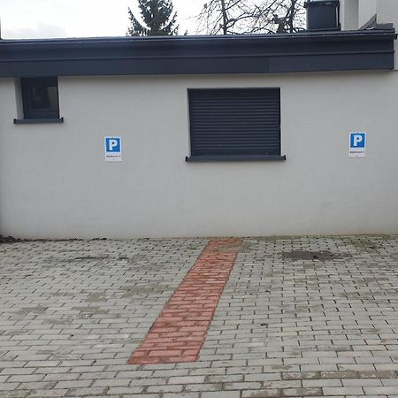 Apartament W Centrum Kielc Z Prywatnym Parkingiem Kielce Ngoại thất bức ảnh