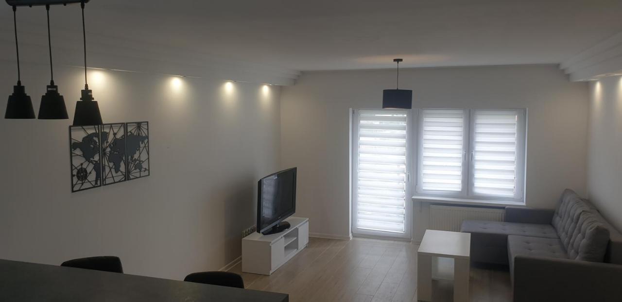Apartament W Centrum Kielc Z Prywatnym Parkingiem Kielce Ngoại thất bức ảnh
