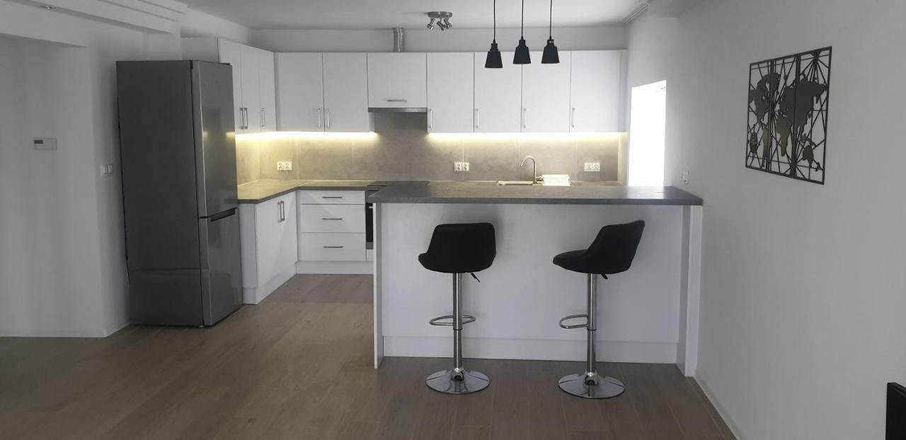 Apartament W Centrum Kielc Z Prywatnym Parkingiem Kielce Ngoại thất bức ảnh