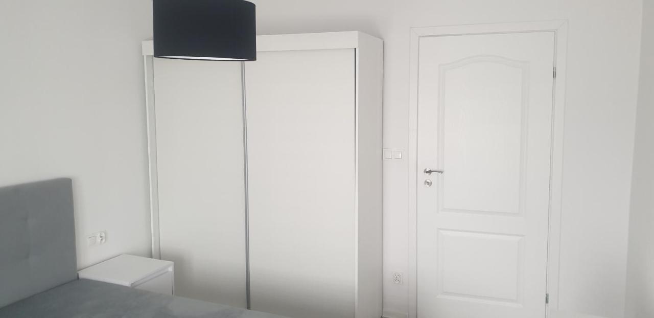 Apartament W Centrum Kielc Z Prywatnym Parkingiem Kielce Ngoại thất bức ảnh