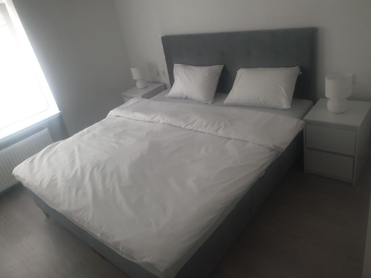 Apartament W Centrum Kielc Z Prywatnym Parkingiem Kielce Ngoại thất bức ảnh